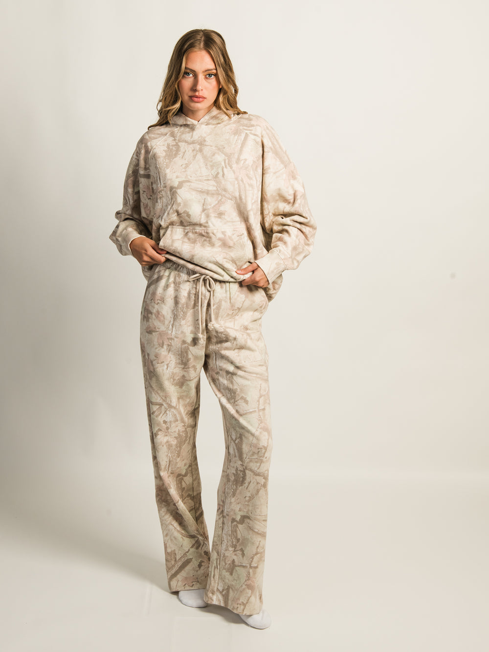 HARLOW STELLA STRAIGHT LEG CAMO SWEATPANTS - CAMO