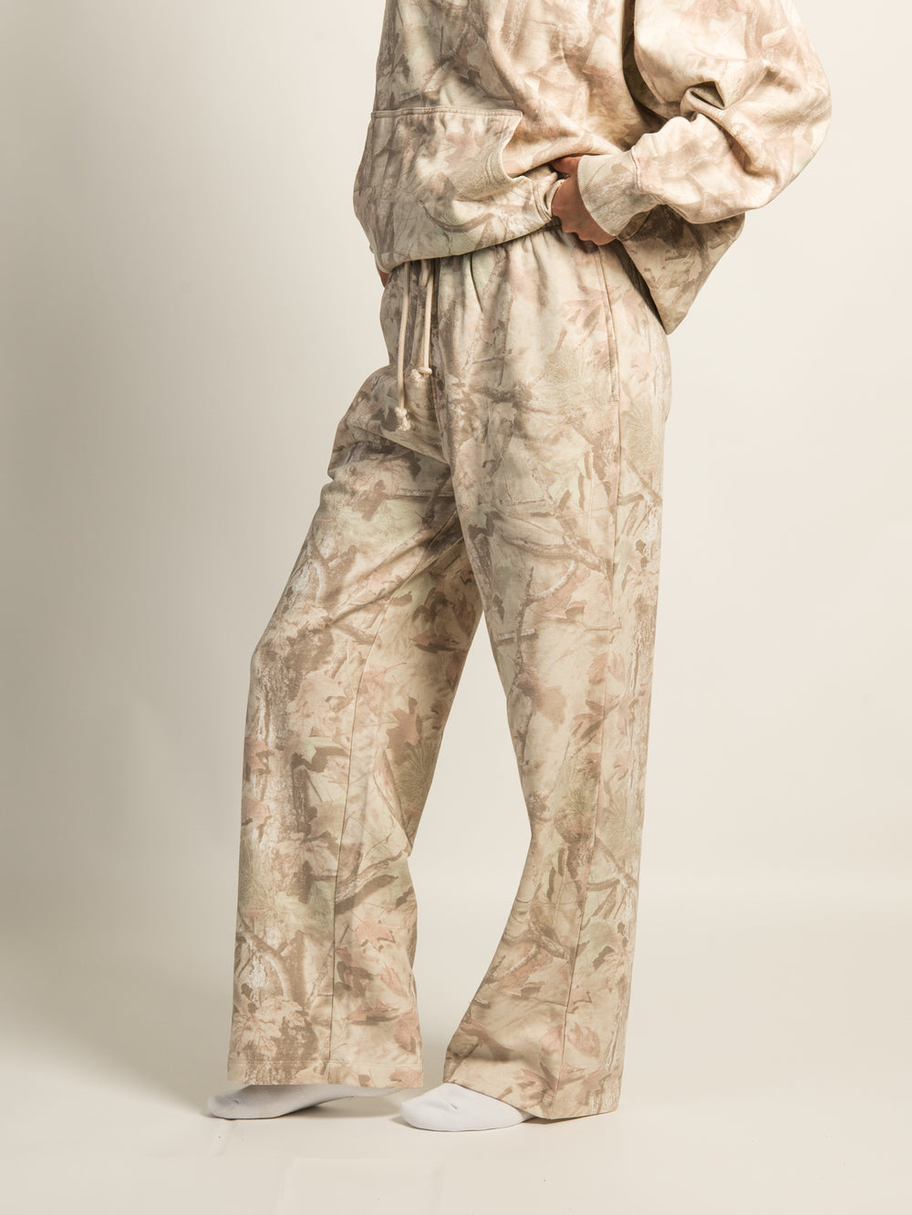 HARLOW STELLA STRAIGHT LEG CAMO SWEATPANTS - CAMO
