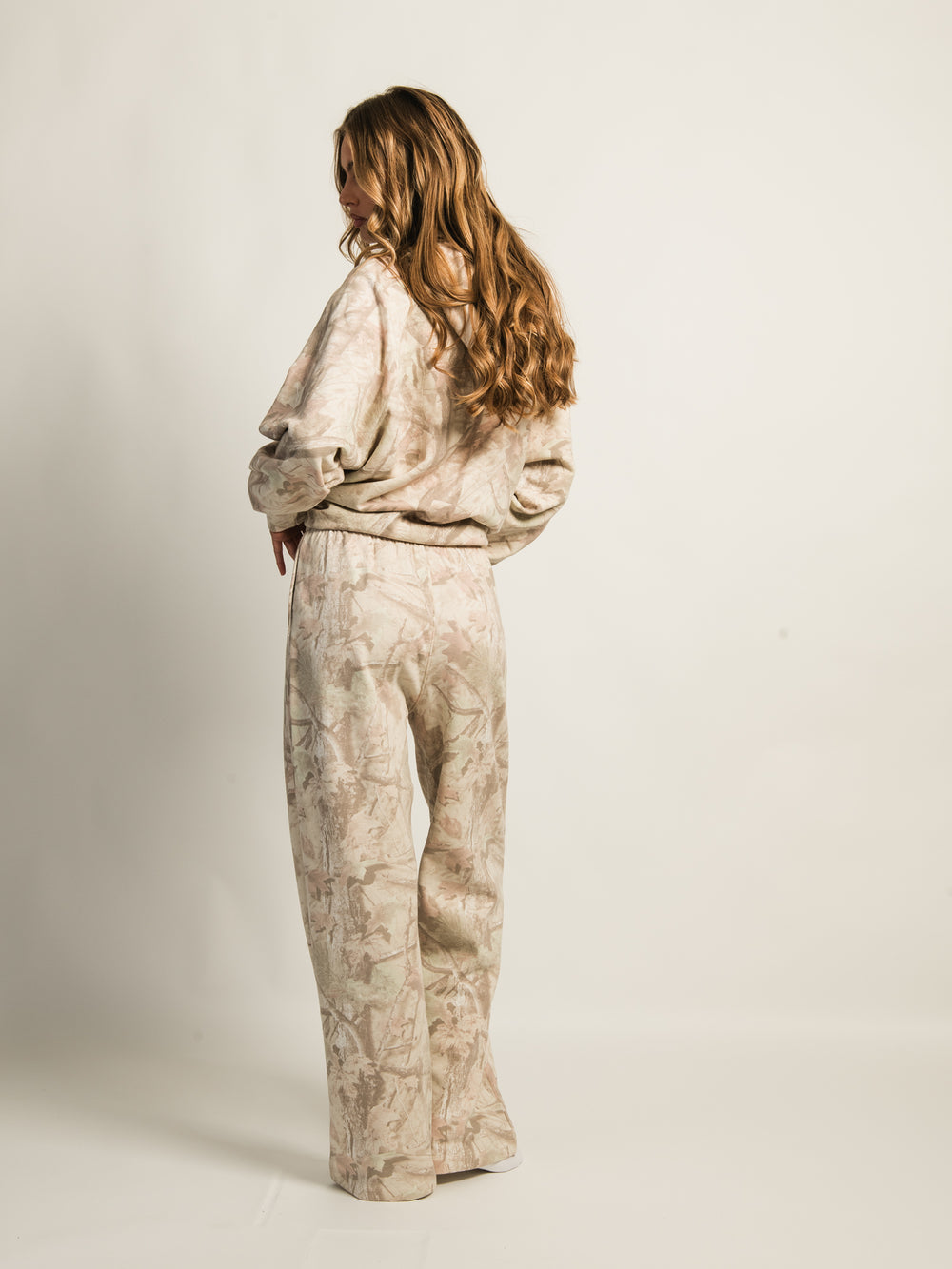 HARLOW STELLA STRAIGHT LEG CAMO SWEATPANTS - CAMO