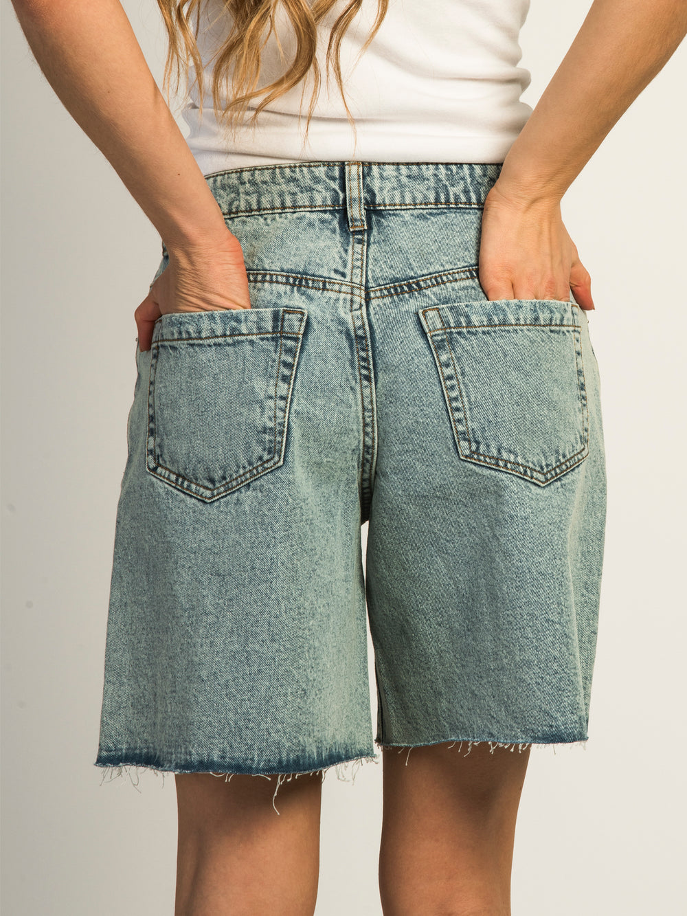 HARLOW HARLOW JORT - LIGHT WASH DENIM - CLEARANCE - Boathouse