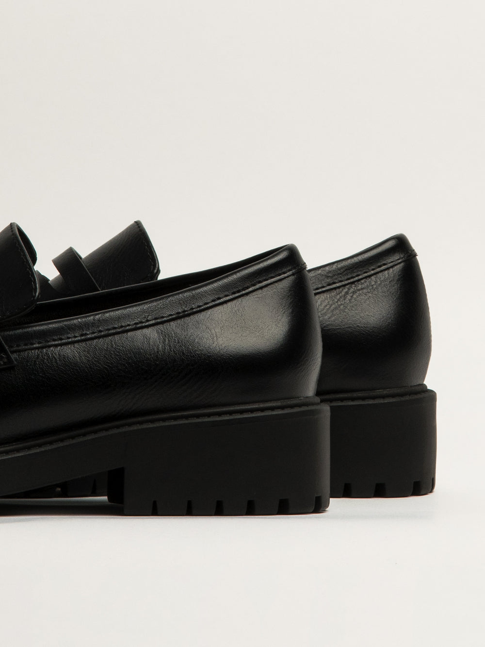 HARLOW WOMENS HARLOW PENNY LOAFER - BLACK - Boathouse