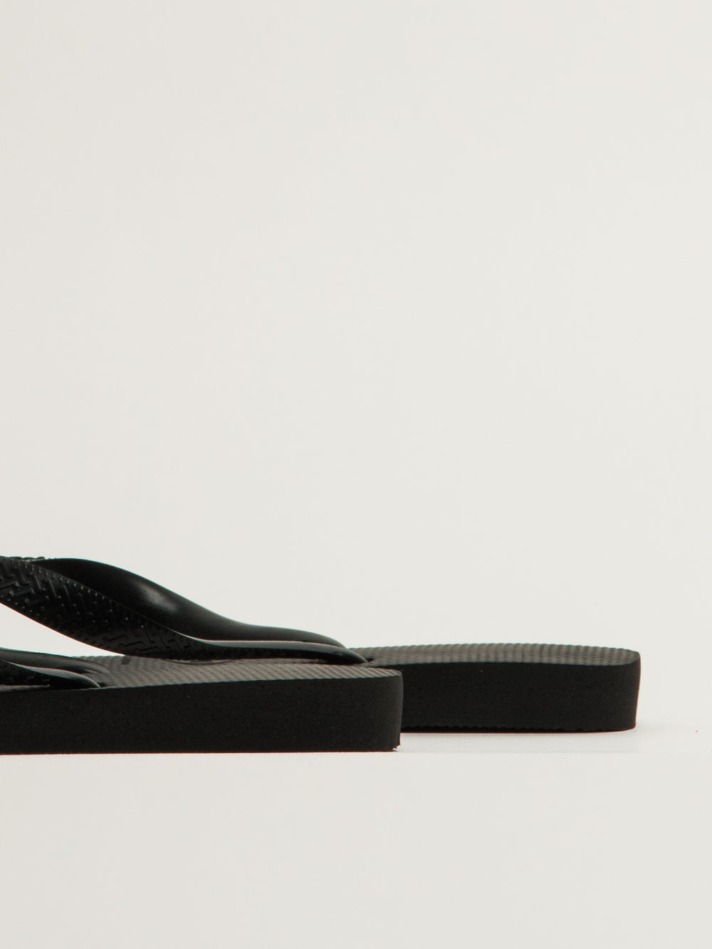 HAVAIANAS MENS HAVAIANAS TOP SANDALS - BLACK - Boathouse