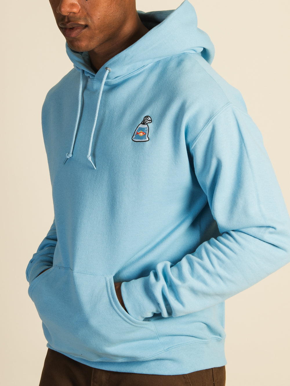 SWEAT À CAPUCHE BRODÉ POISSONS OR