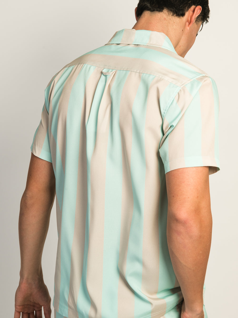 ISLAND HAZE - CHEMISE TISSÉE À MANCHES COURTES ET À RAYURES VERTICALES