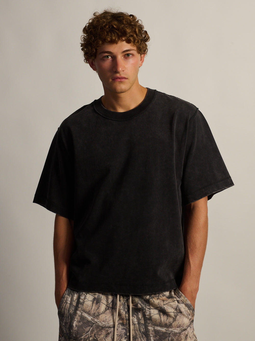 T-SHIRT POIDS LOURD COURT KOLBY - NOIR