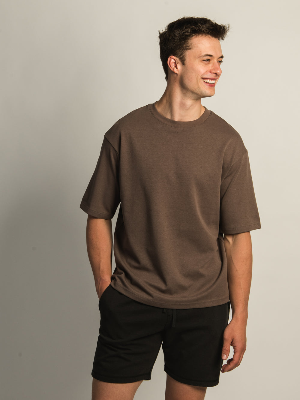 KOLBY KEEP COOL BOXY FIT TEE - BROWN