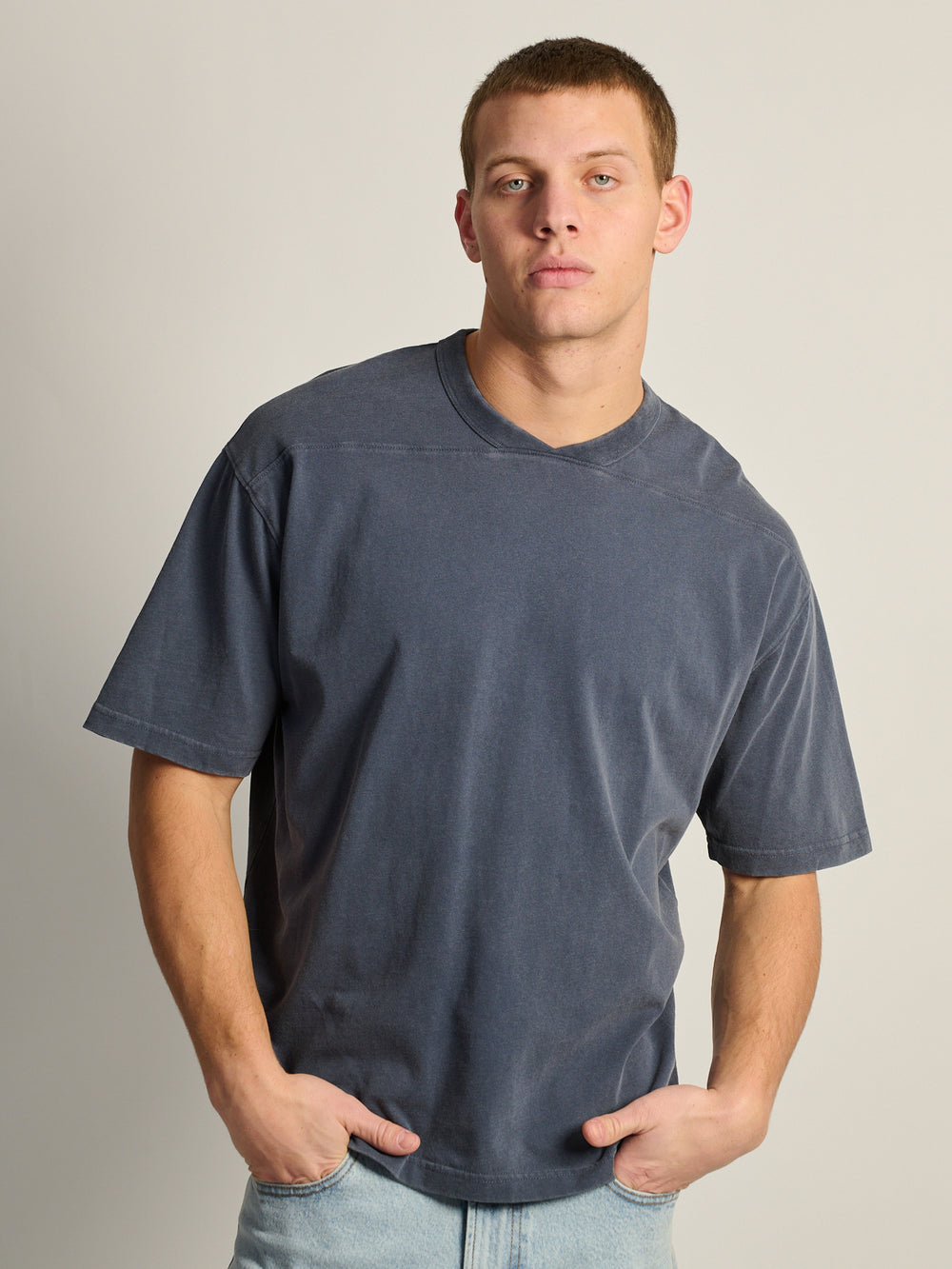KOLBY LOOSE FIT FOOTBALL TEE - CHARCOAL NAVY
