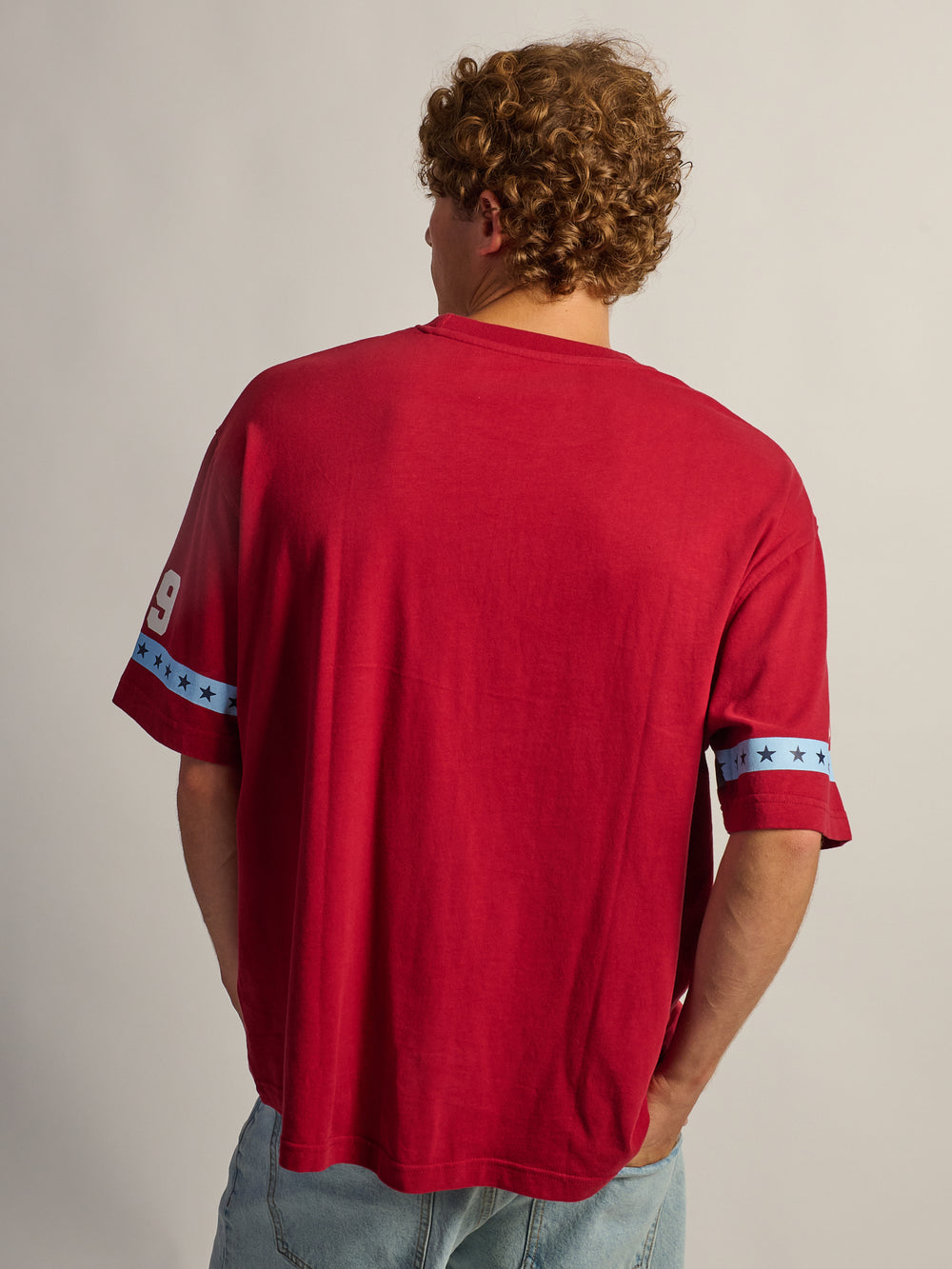 T-SHIRT KOLBY COUPE AMPLE FOOTBALL - ROUGE