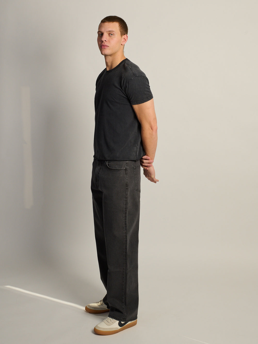 KOLBY SHORT CUT MUSCLE TEE - BLACK