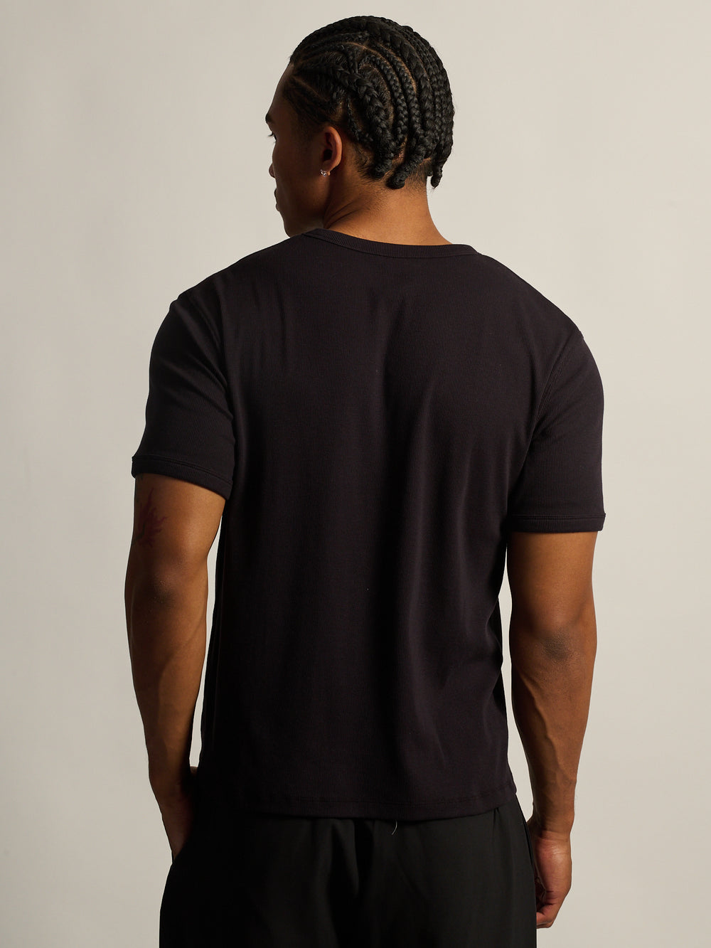 KOLBY SLIM FIT RIBBED T-SHIRT - BLACK