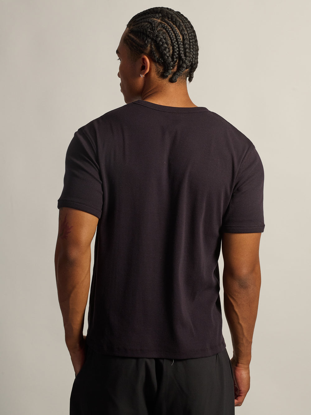 KOLBY SLIM FIT RIBBED T-SHIRT - BLACK