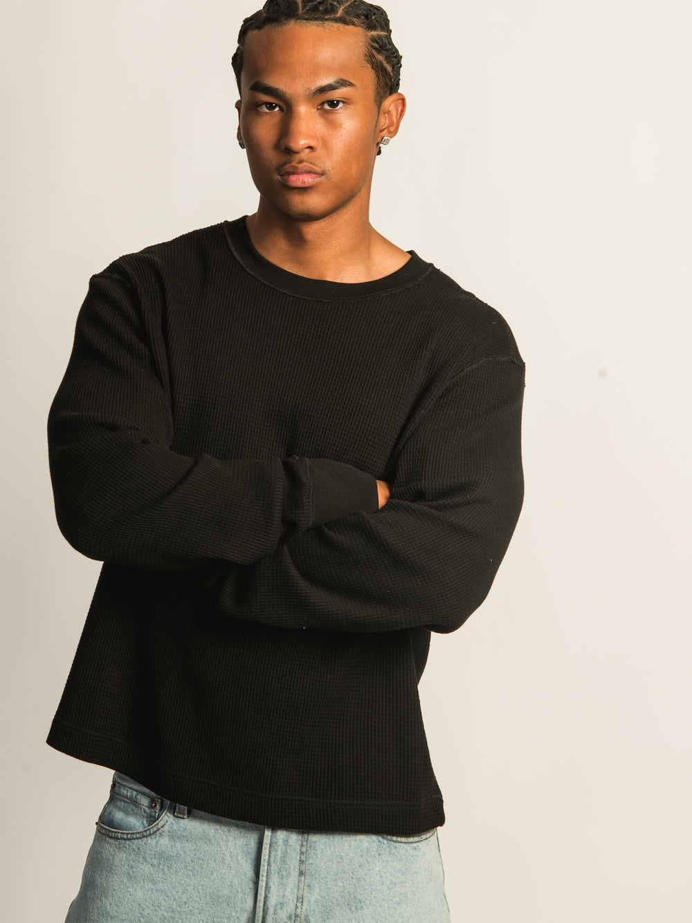 KOLBY SHORT CUT LONG SLEEVE WAFFLE SHIRT - BLACK