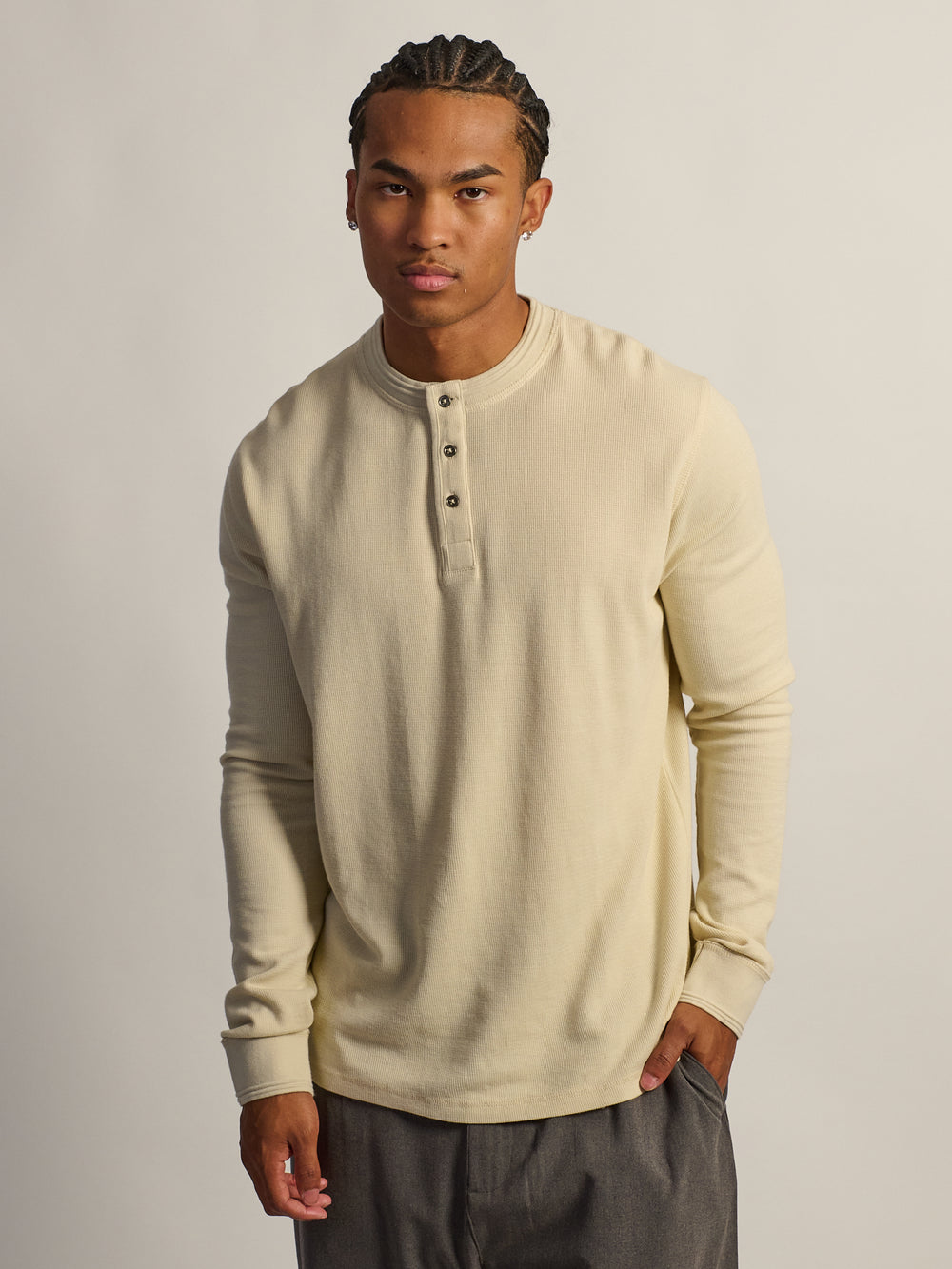 T-SHIRT HENLEY GAUFRÉ TEXTURÉ KOLBY - BLANC CASSÉ