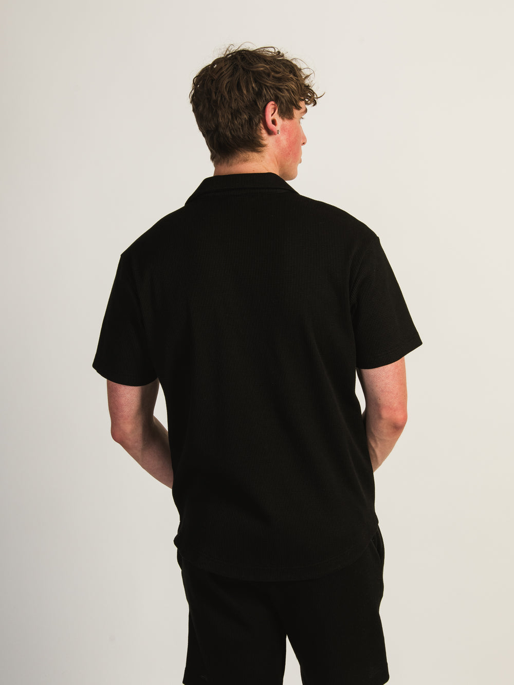 KOLBY WAFFLE SHIRT - BLACK