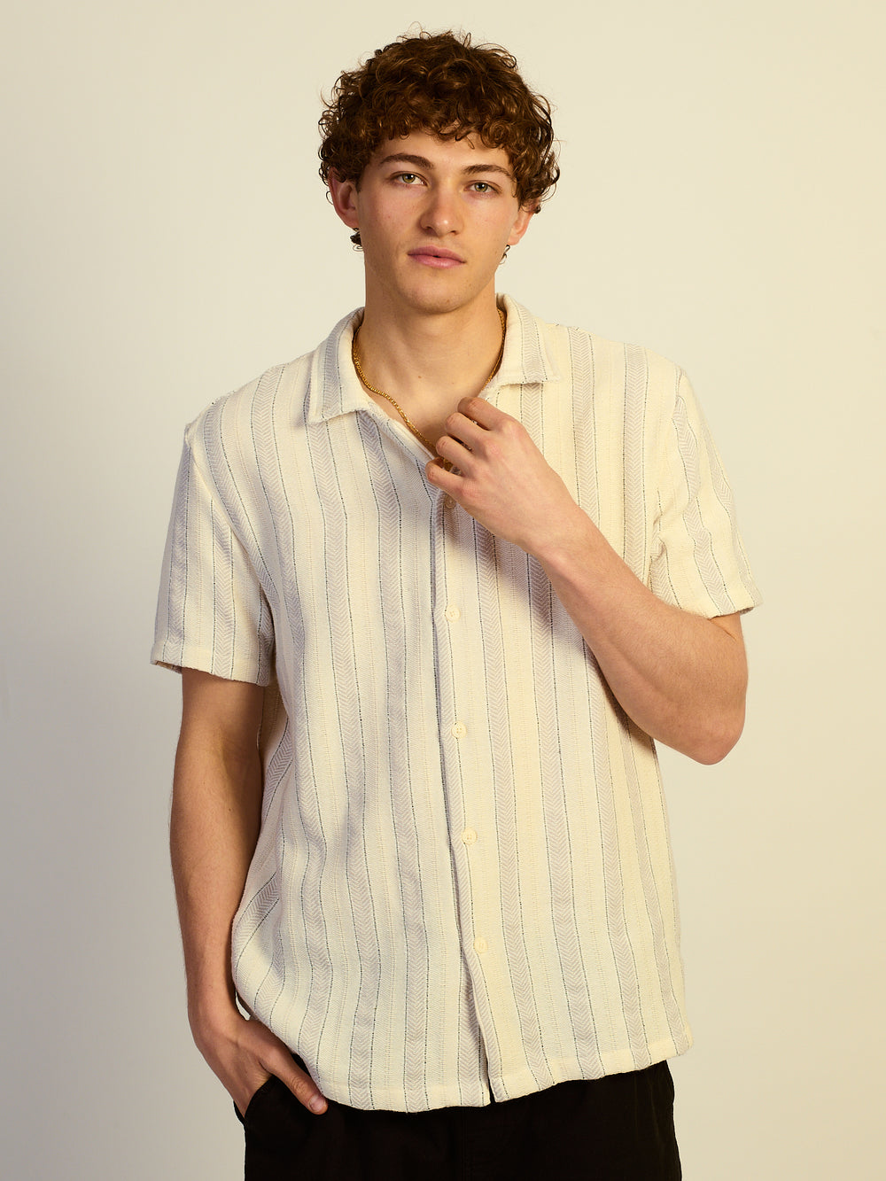 CHEMISE KOLBY AMPLE ET TEXTURÉE – BLANC CASSÉ
