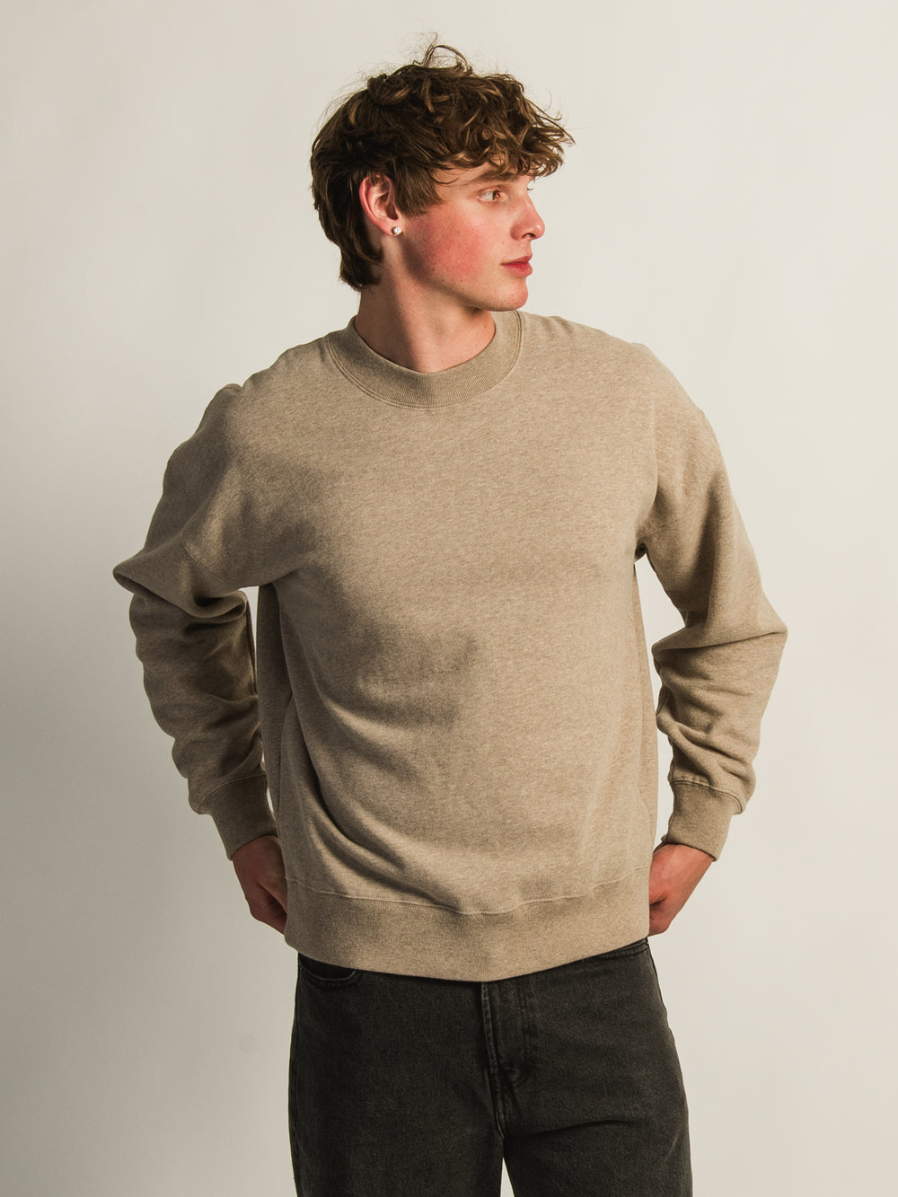 KOLBY RELAXED CREW FIT - BROWN
