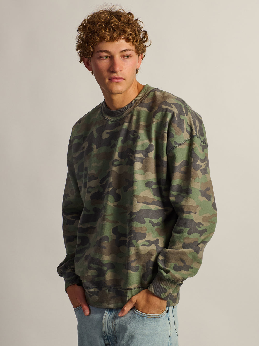 KOLBY RAGLAN CREW - CAMOUFLAGE