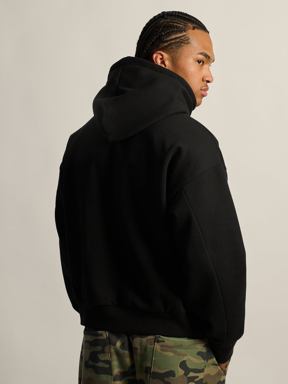 KOLBY SHORT CUT HEAVYWEIGHT HOODIE - BLACK
