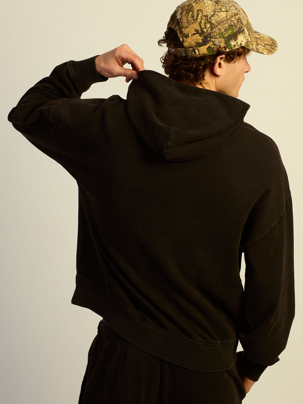 KOLBY RELAXED FIT HOODIE - BLACK