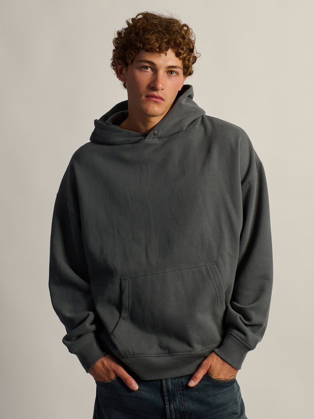 KOLBY RELAXED FIT HOODIE - CHARCOAL
