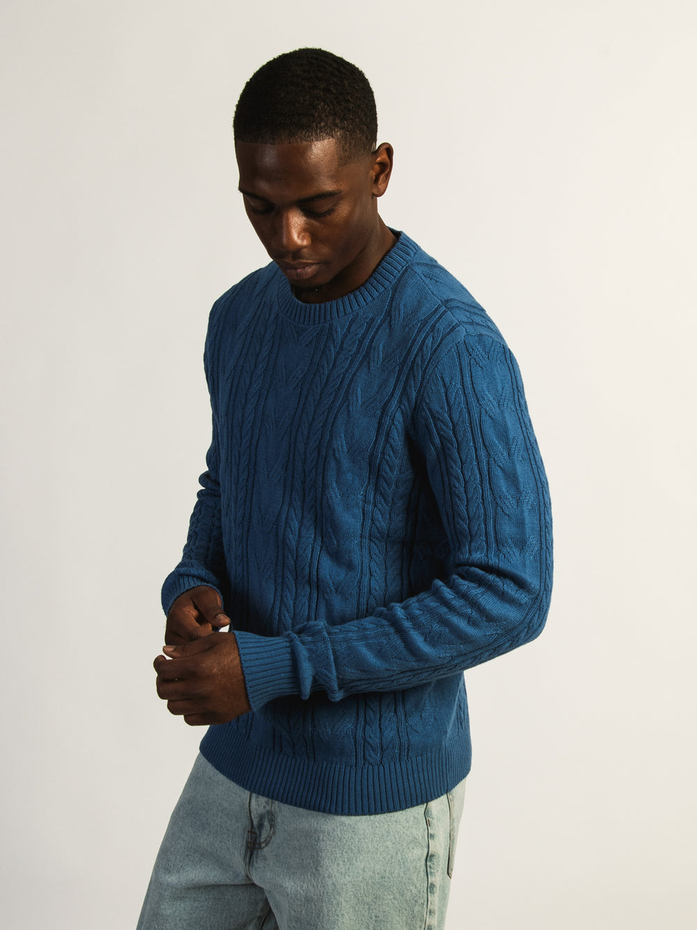KOLBY CABLE KNIT SWEATER - BLUE