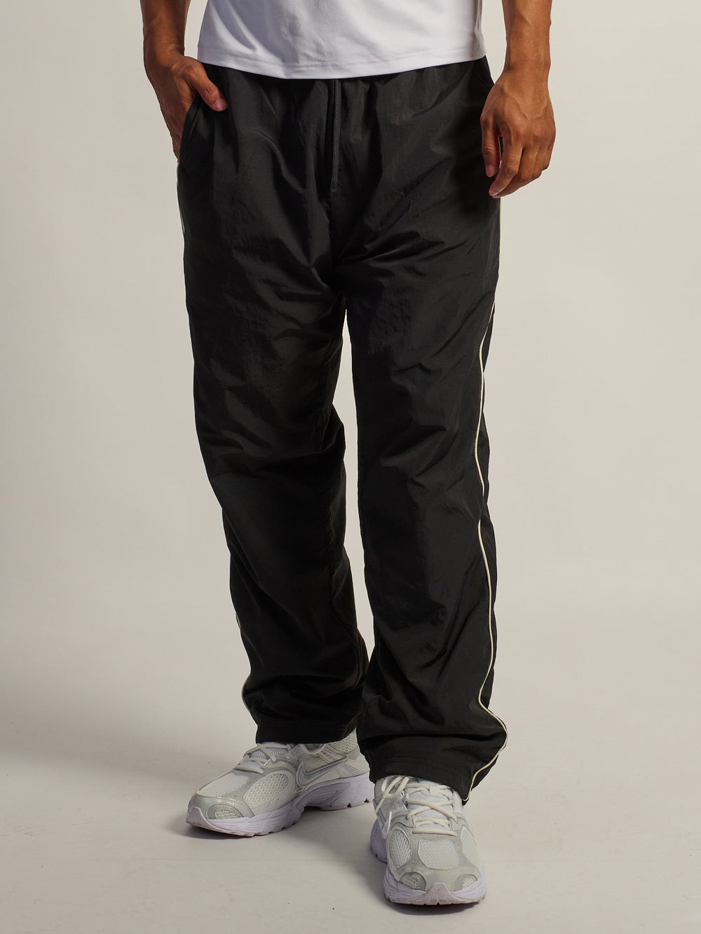 KOLBY TRACK PANT - BLACK