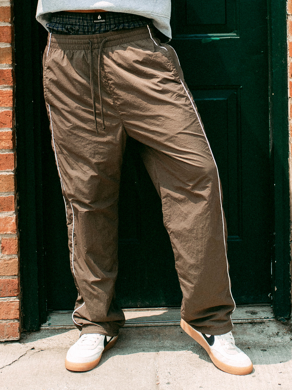 KOLBY TRACK PANT - BROWN