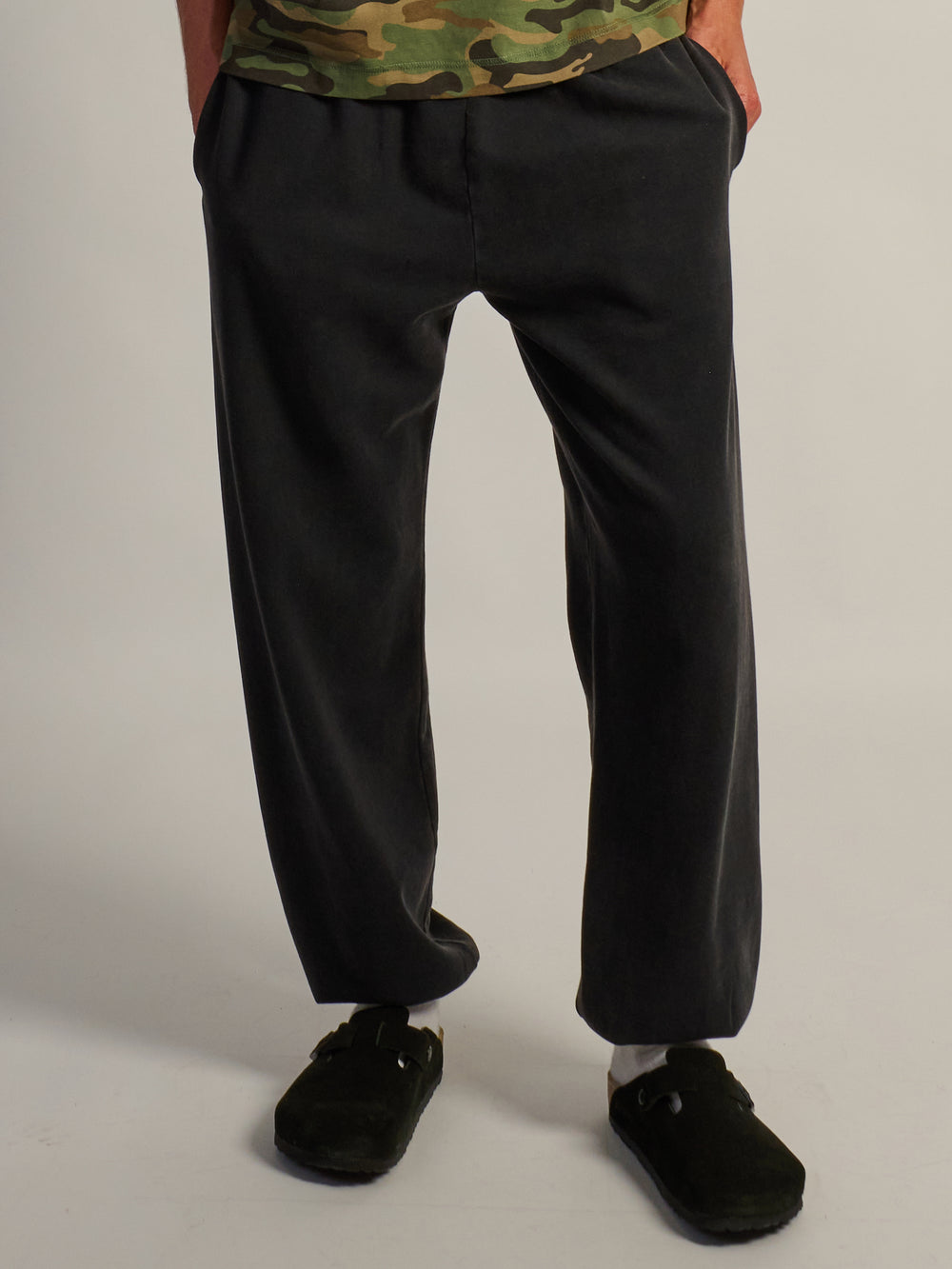 KOLBY BAGGY FLEECE JOGGER - BLACK