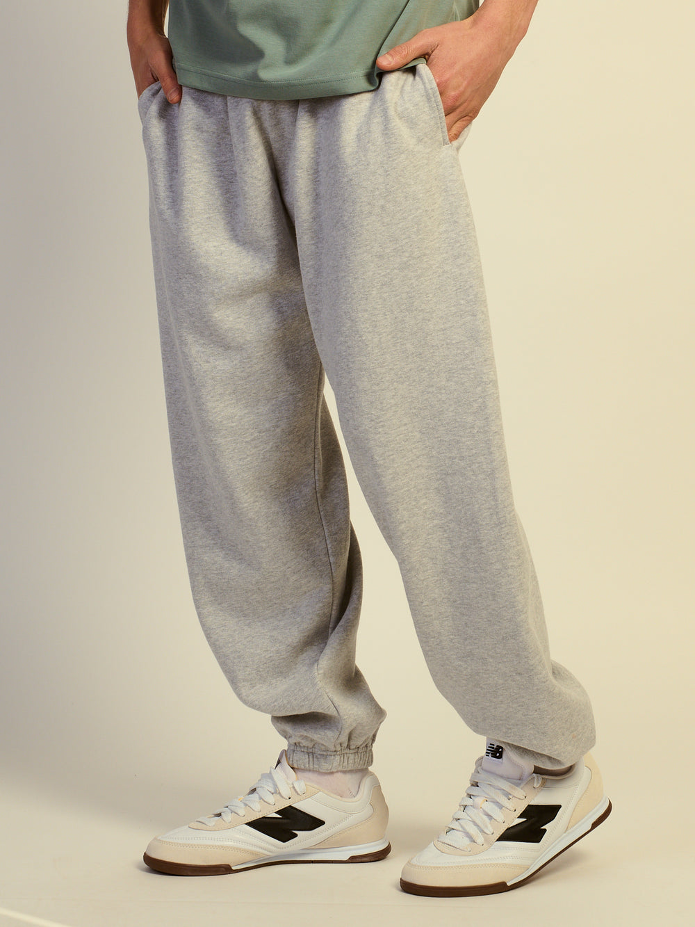 KOLBY BAGGY FLEECE JOGGER - HEATHER GREY