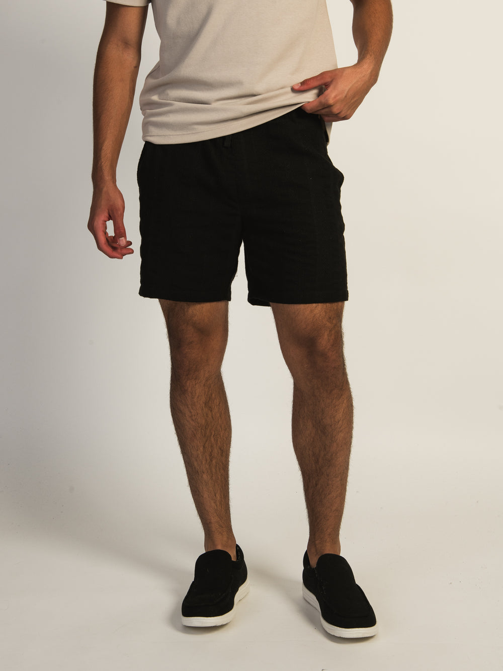 KOLBY TEXTURED SHORT - BLACK