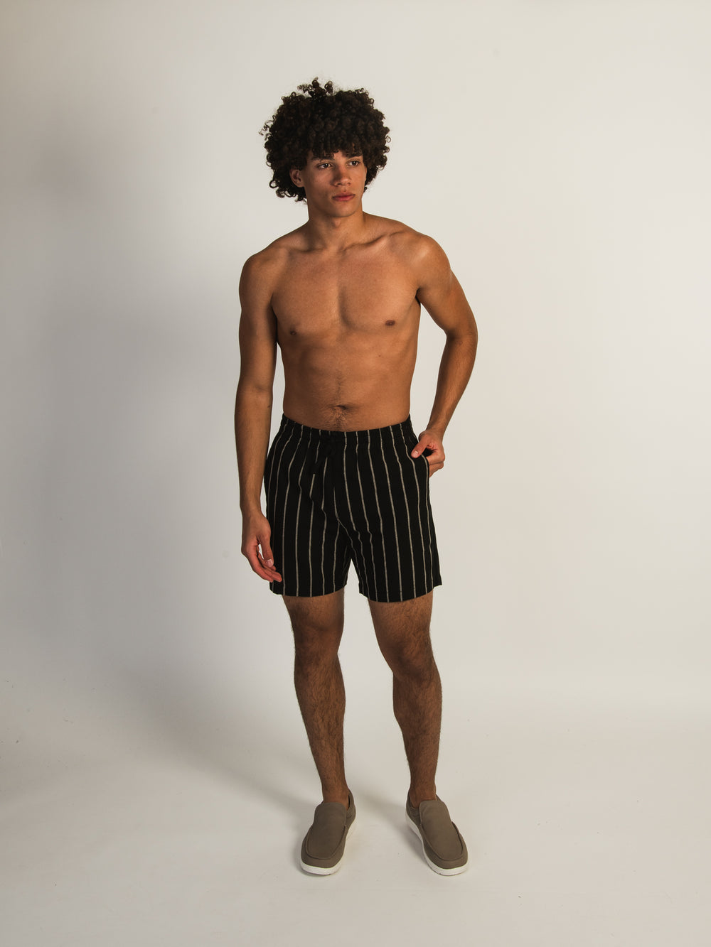 KOLBY STRIPE SHORT - BLACK