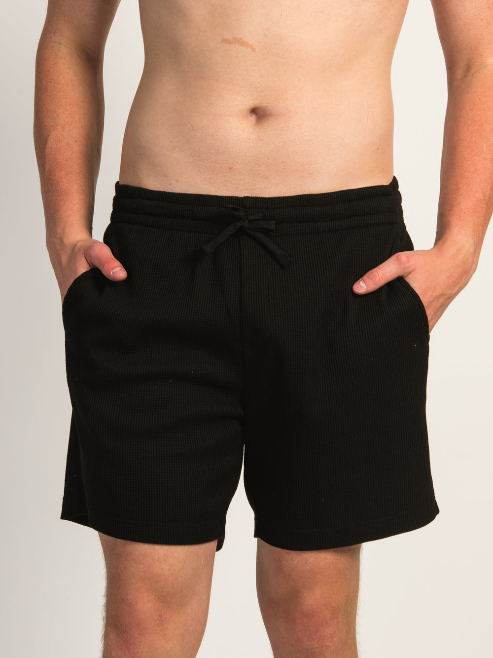 KOLBY WAFFLE SHORT - BLACK