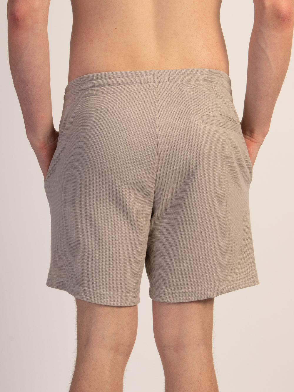 KOLBY WAFFLE SHORT - PEBBLE