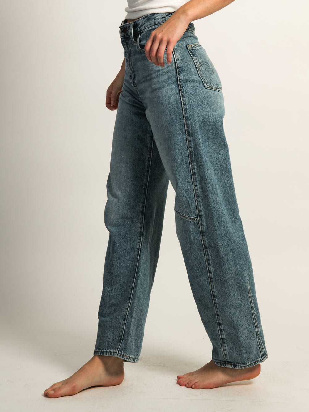 LEVIS CINCH BARREL - LET LOVE IN