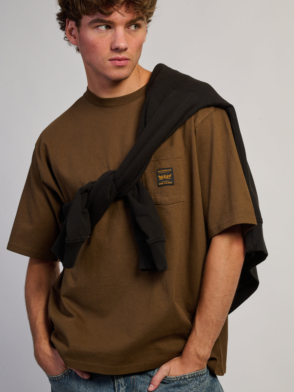 LEVIS WORKWEAR POCKET T-SHIRT - DESERT