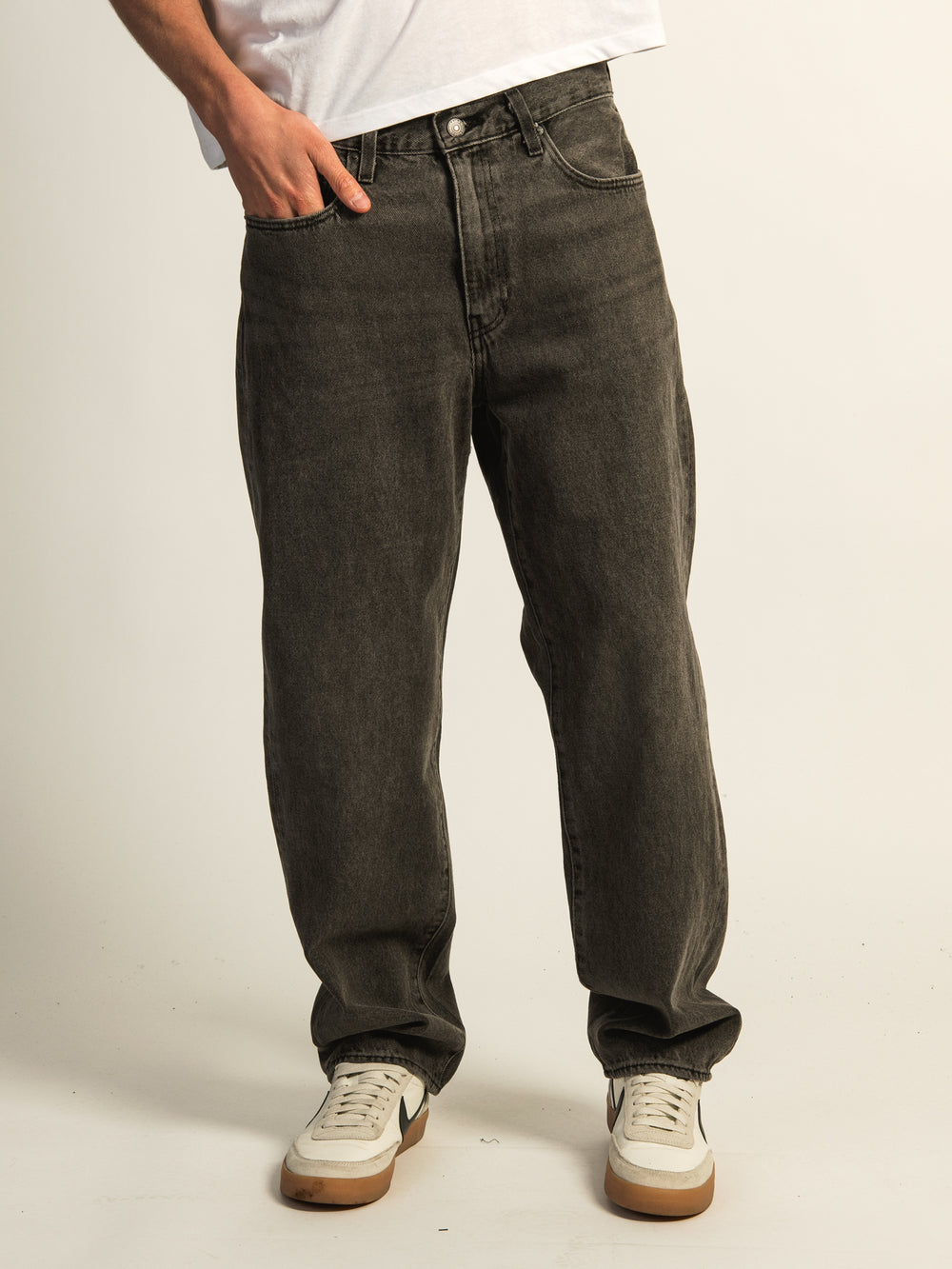 LEVIS 568 DROIT À COUPE AMPLE 32" - BLK PRTY