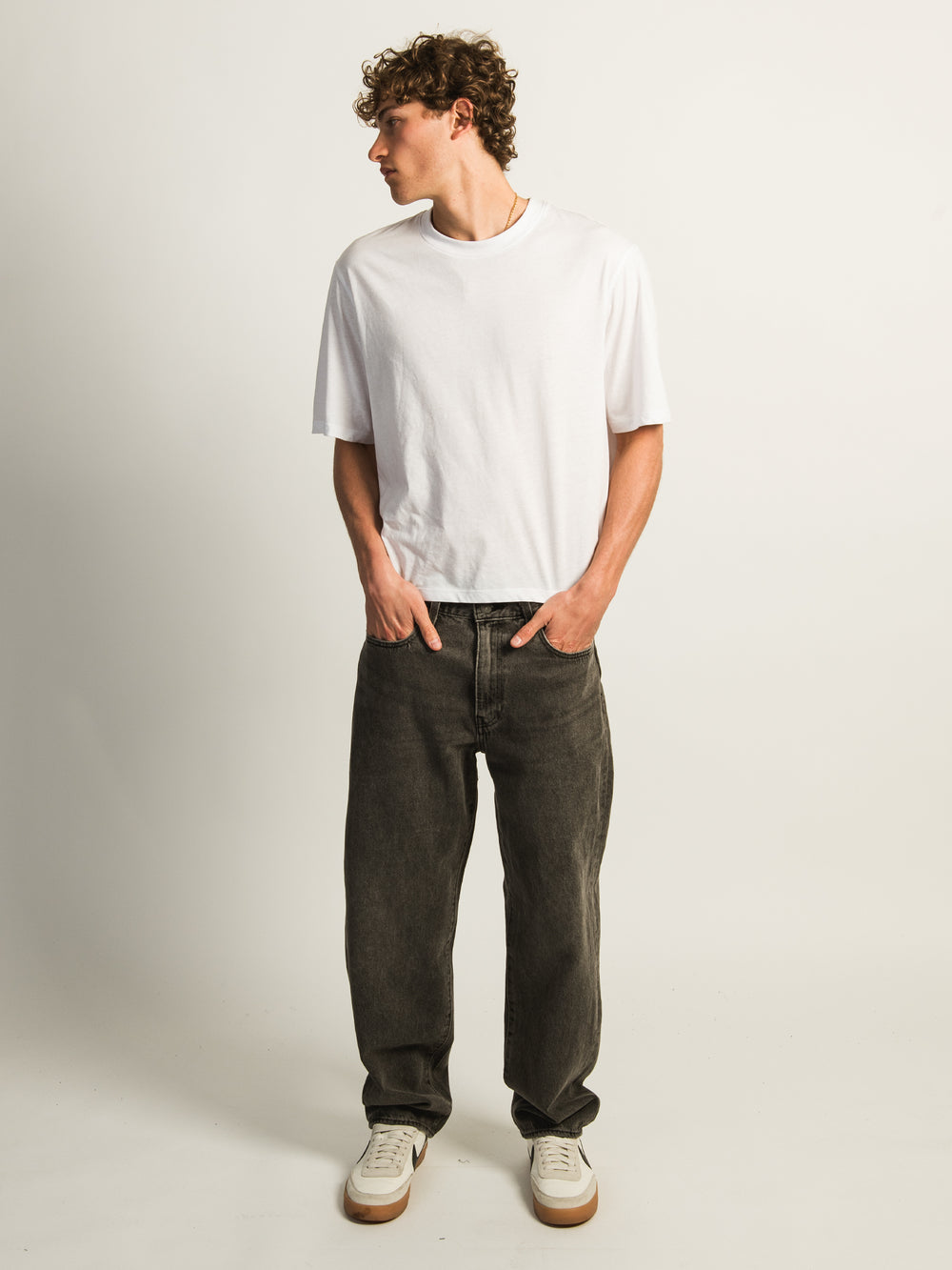 LEVIS 568 DROIT À COUPE AMPLE 32" - BLK PRTY