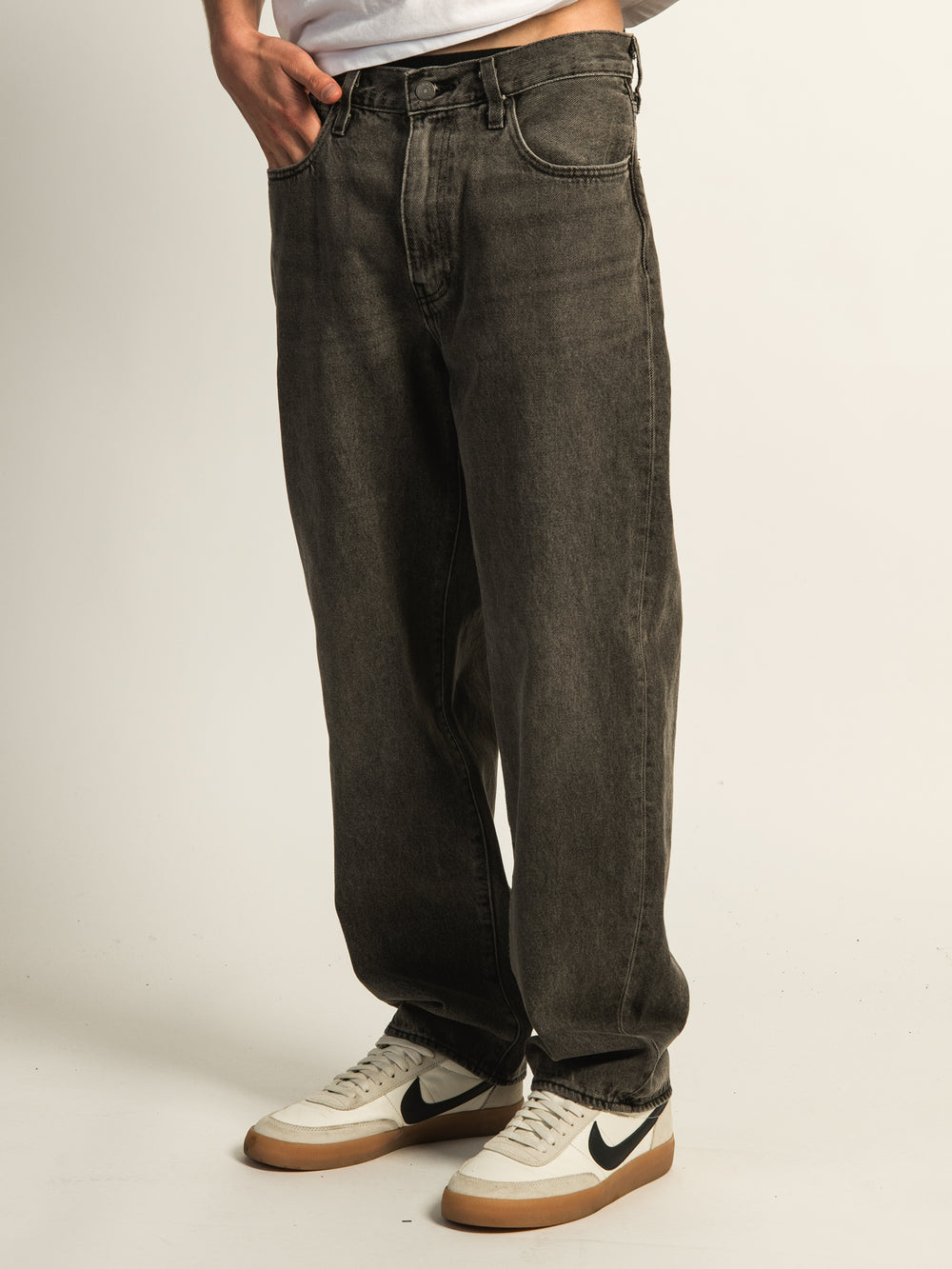 LEVIS 568 DROIT À COUPE AMPLE 32" - BLK PRTY