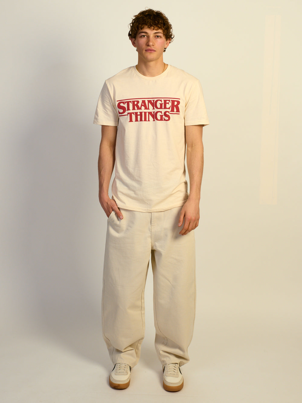 T-SHIRT CHOSES ÉTRANGERS
