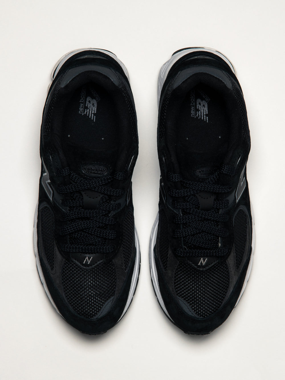 MENS NEW BALANCE 2002 SNEAKER - BLACK