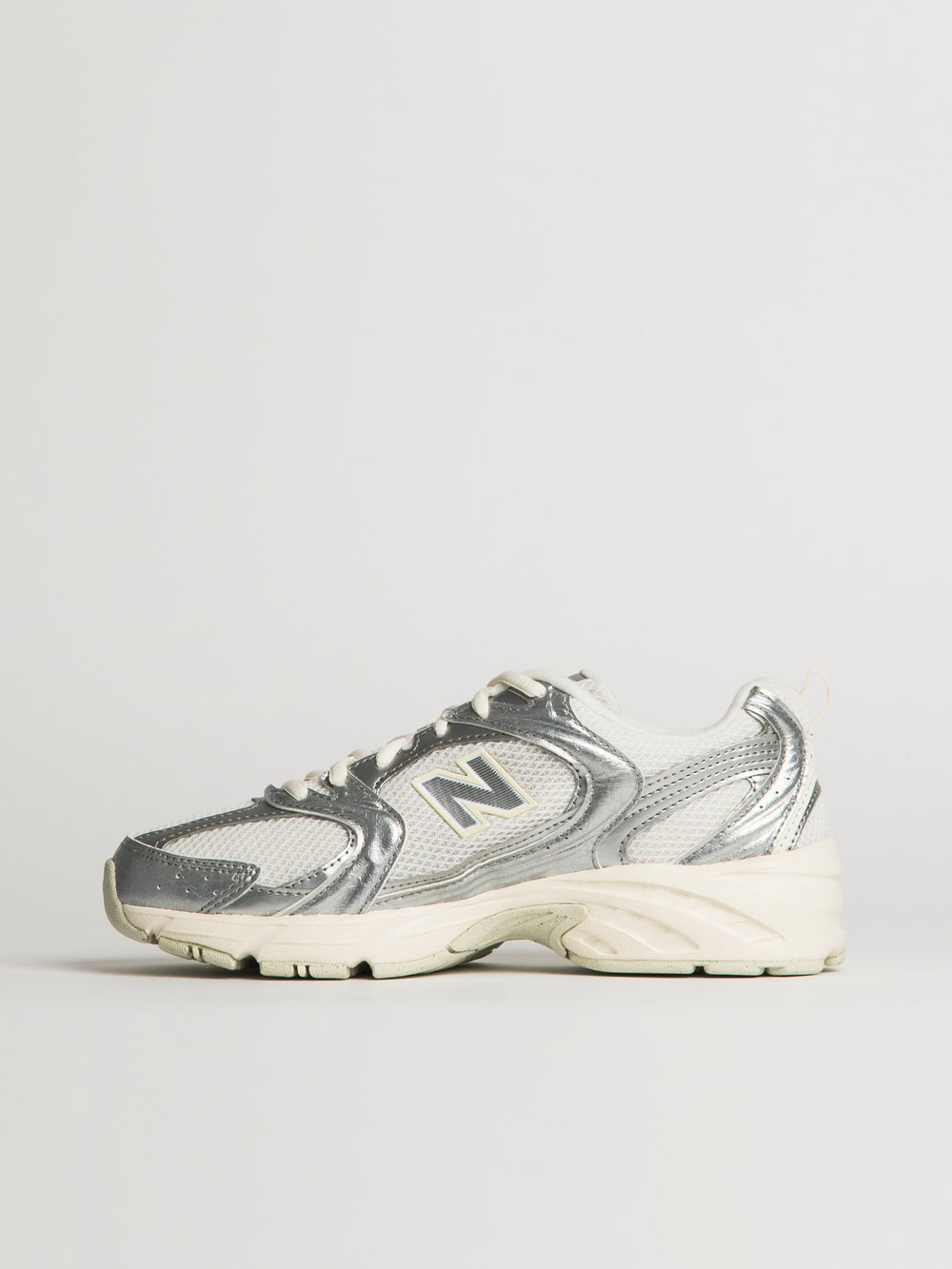 WOMENS NEW BALANCE THE 530 SNEAKER - SILVER