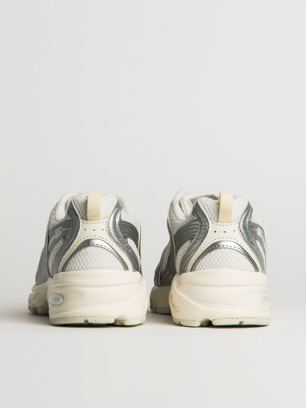 WOMENS NEW BALANCE THE 530 SNEAKER - SILVER