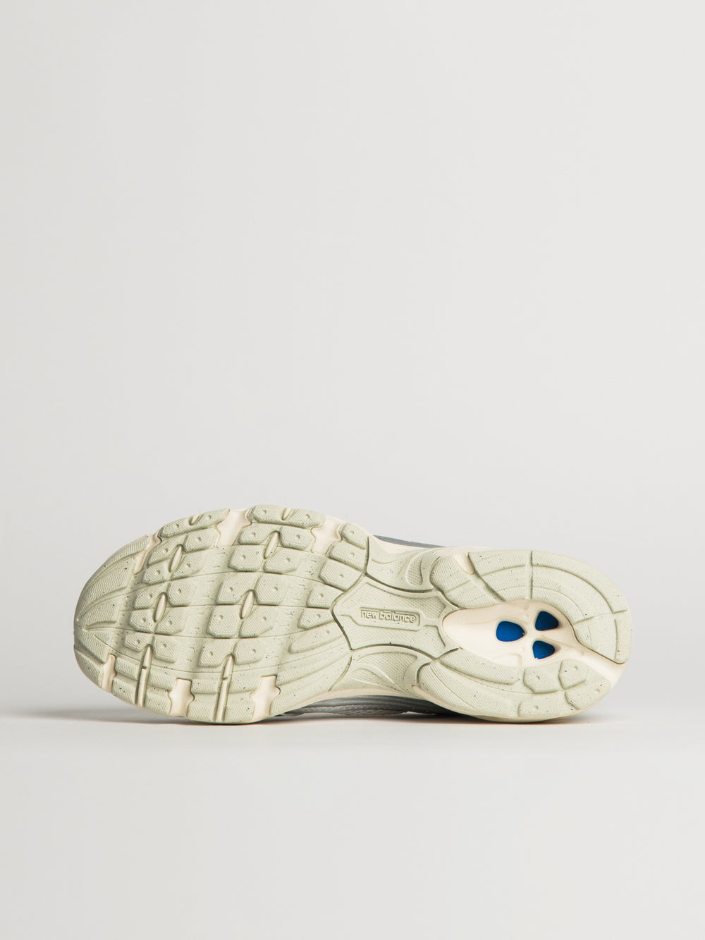 WOMENS NEW BALANCE THE 530 SNEAKER - SILVER