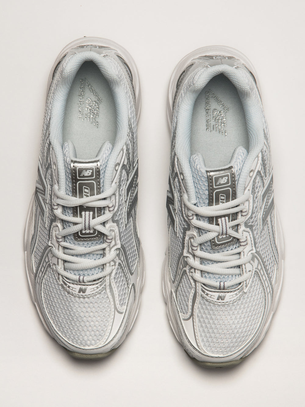 NEW BALANCE THE 740 POUR FEMME - WHITE METALLIC