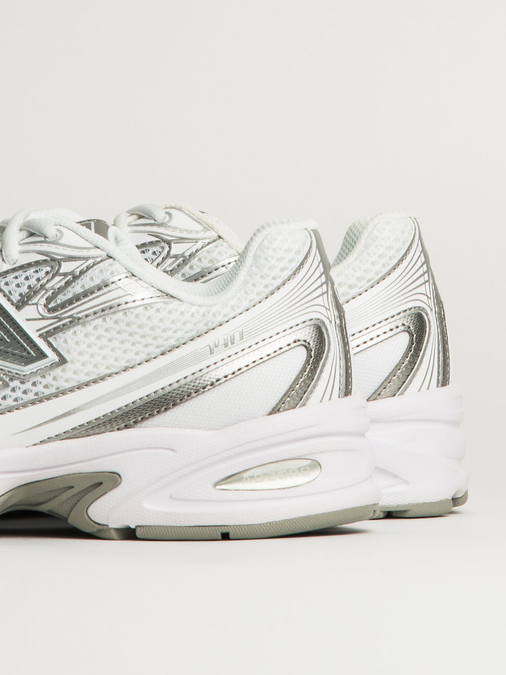 NEW BALANCE MENS NEW BALANCE THE 740 SNEAKER - WHITE - Boathouse