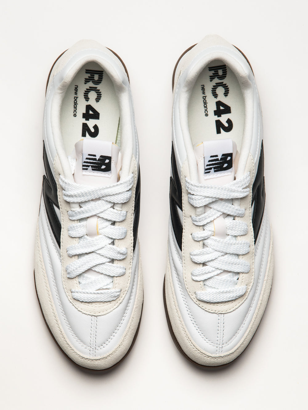NEW BALANCE MENS NEW BALANCE THE RC42 SNEAKER - WHITE/BLACK - Boathouse