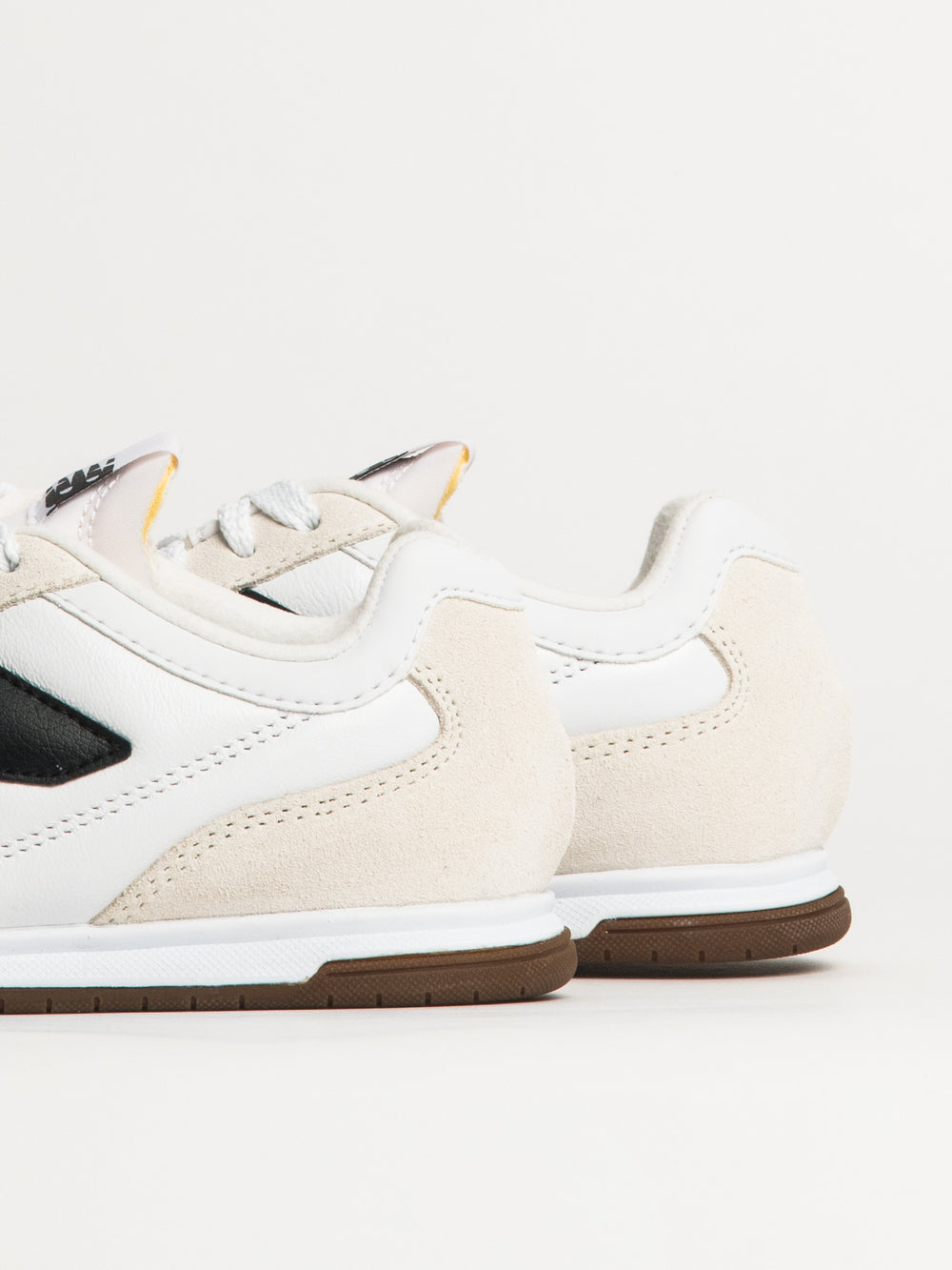 WOMENS NEW BALANCE THE RC42 SNEAKER - WHITE/BLACK