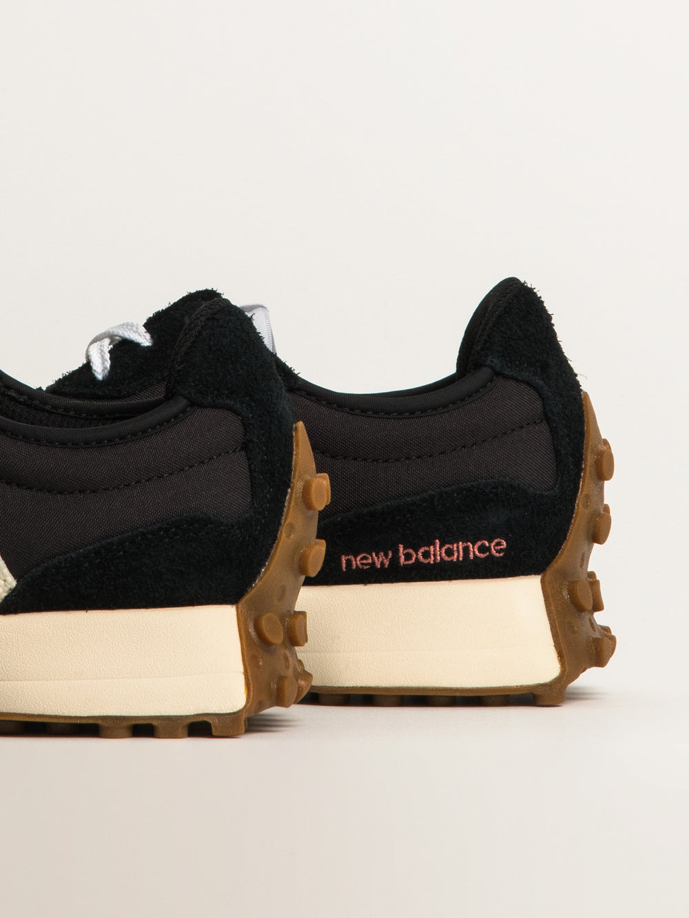 NEW BALANCE WOMENS NEW BALANCE THE 327 SNEAKER - BLACK/WHITE - Boathouse