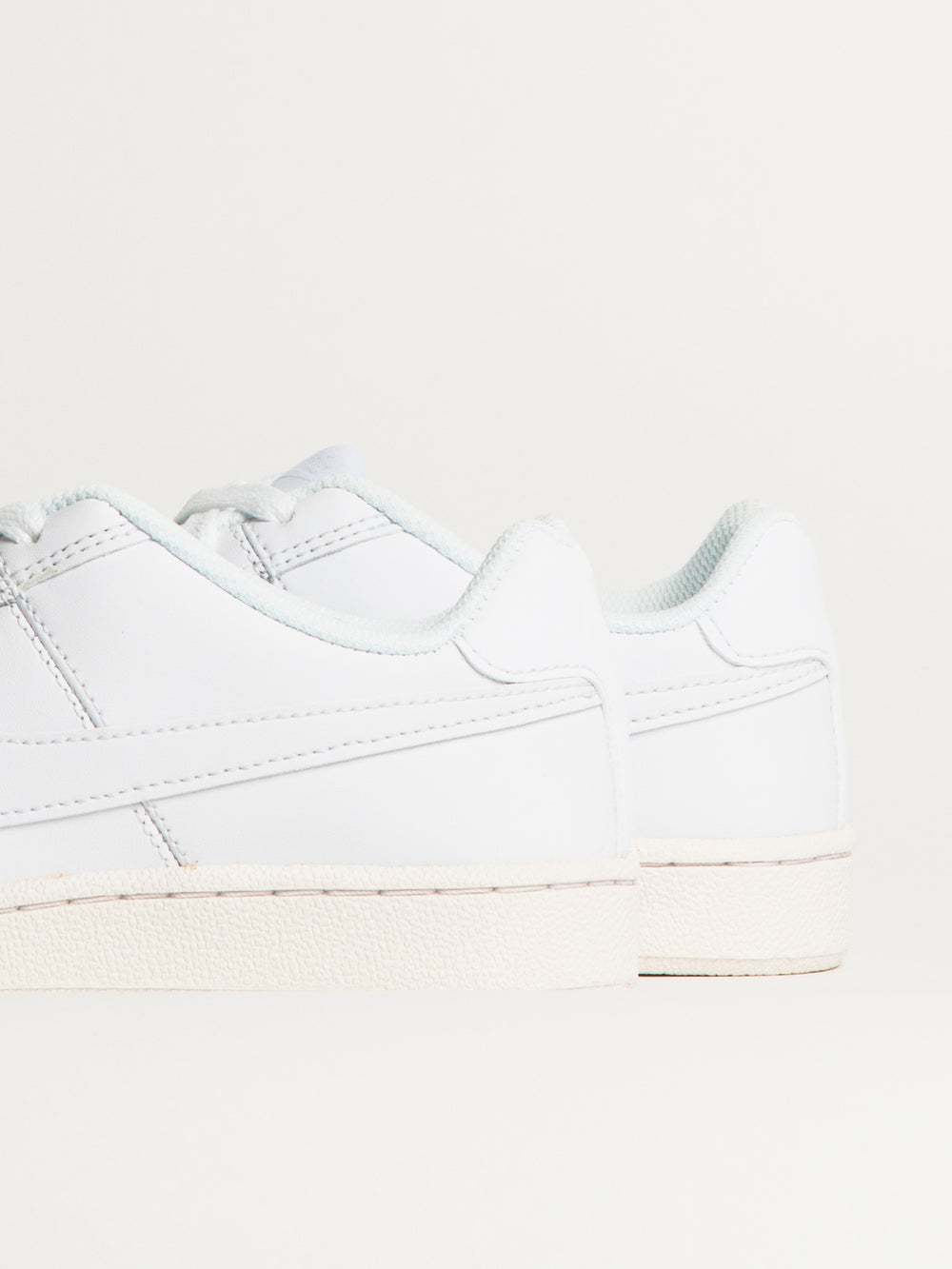 WOMENS NIKE COURT ROYALE SNEAKERS - WHITE