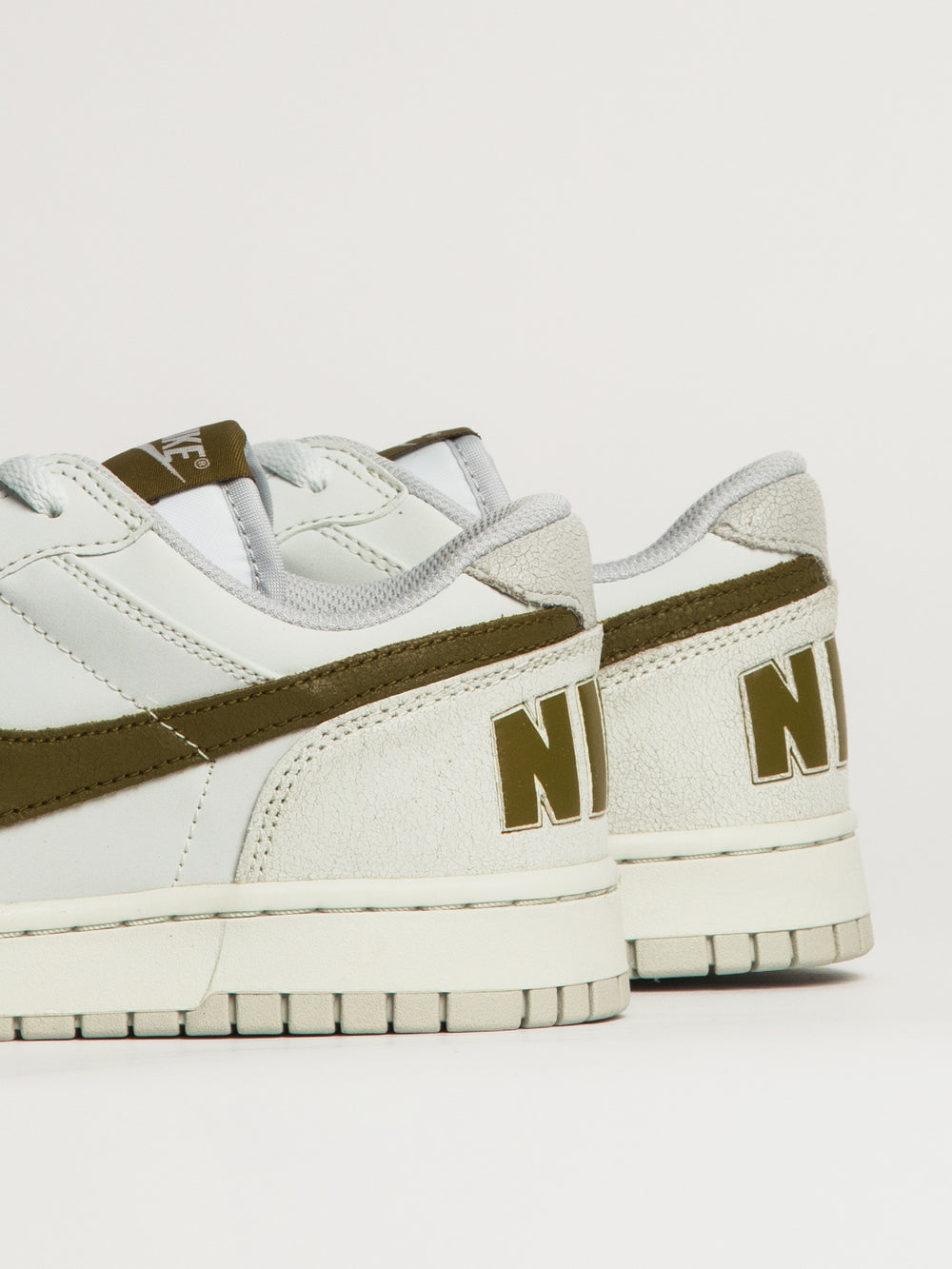 NIKE MENS NIKE BIG LOW LUX SNEAKER - Boathouse